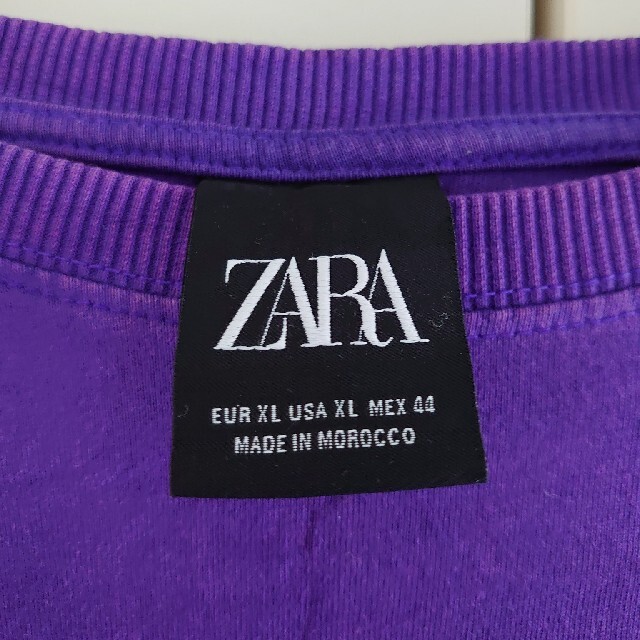 ZARA(ザラ)のZARA　コントラストテキストTシャツ メンズのトップス(Tシャツ/カットソー(半袖/袖なし))の商品写真