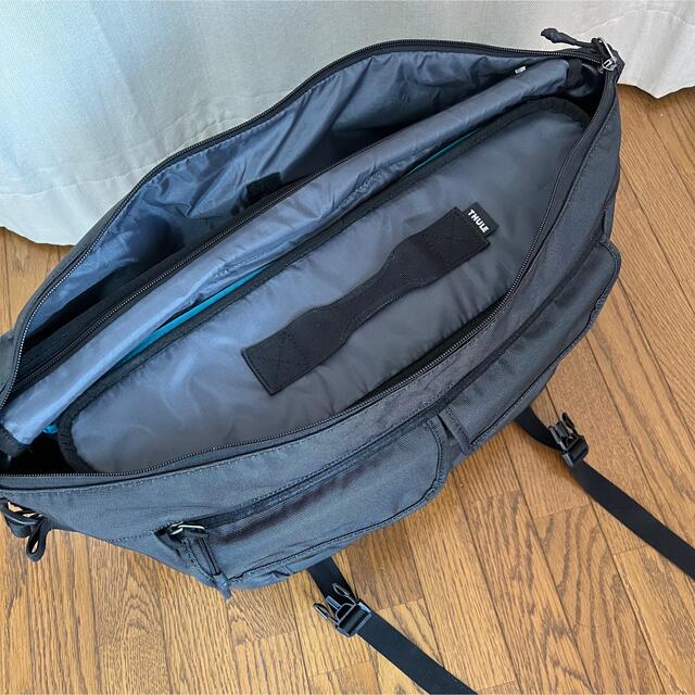 THULE(スーリー)のThule Covert DSLR Messenger TCDM-101 スマホ/家電/カメラのカメラ(ケース/バッグ)の商品写真