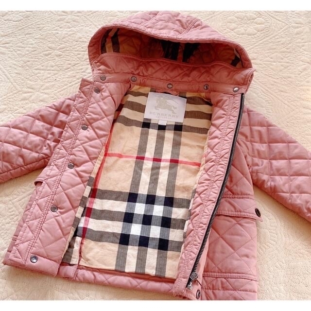 BURBERRY(バーバリー)の【専用です】Burberry kids キルティングコート　100cm/3Y キッズ/ベビー/マタニティのキッズ服女の子用(90cm~)(ジャケット/上着)の商品写真