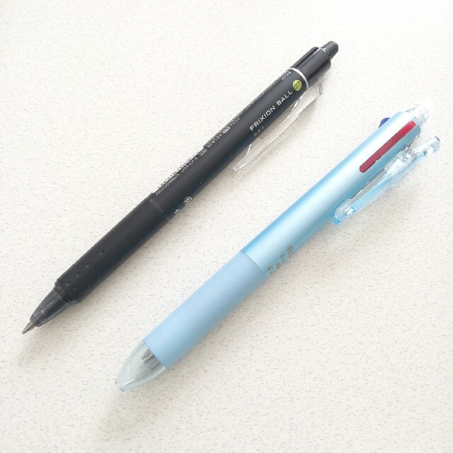 FRICTION made(フリクションメイド)のフリクションボールペン 2本セット インテリア/住まい/日用品の文房具(ペン/マーカー)の商品写真