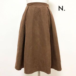 エヌナチュラルビューティーベーシック(N.Natural beauty basic)のエヌナチュラルビューティベーシックN. フェイクスエード タック フレアスカート(ひざ丈スカート)