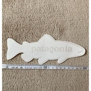 パタゴニア(patagonia)の希少 patagonia パタゴニア 白 大魚 ステッカー シール 正規品(その他)