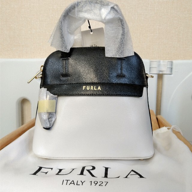最高級のスーパー Furla - FURLA パイパー ミニ バイカラー 新品未使用 保護袋 ショルダーつき ハンドバッグ