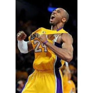 美品 NBA LAKERS コービー・ブライアント レイカーズ ユニフォームの