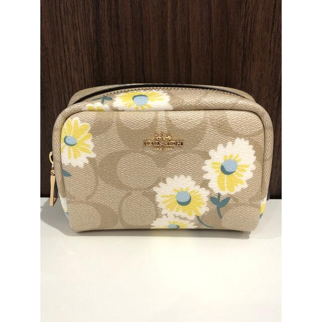 新品未使用♡COACHシグネチャー柄　コスメポーチ　レディース