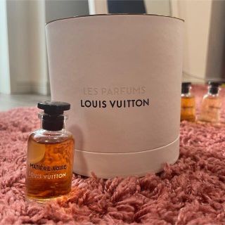 ルイヴィトン(LOUIS VUITTON)のマティエール・ノワール♡LVミニチュア香水(香水(女性用))