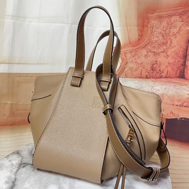 40%割引 再販開始 LOEWE - B496 極美品! ロエベ ハンモック スモール 特急 ✨極美品✨LOEWE ロエベ ハンモックバッグ ミディアム ショルダーバッグ