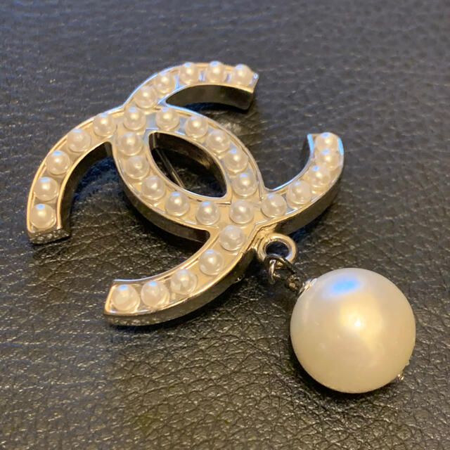 ブローチで CHANEL パール 正規品 鑑定済の通販 by Chako.Ken