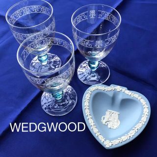 ウェッジウッド(WEDGWOOD)のWEDGWOOD 未使用ハートの小皿 ＆  ワイングラス ３点(グラス/カップ)