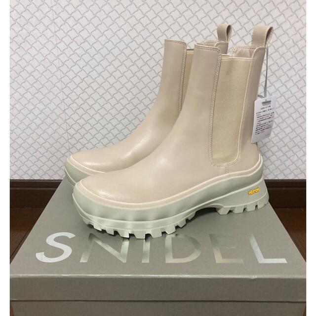 SNIDEL(スナイデル)の未使用☆SNIDEL Vibramソールショートブーツ レディースの靴/シューズ(ブーツ)の商品写真