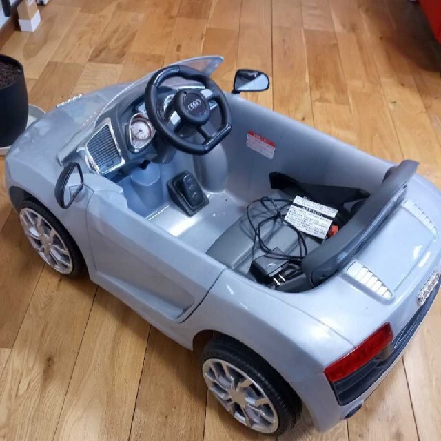 アウディ Audi R8 子供用 電動ミニカー