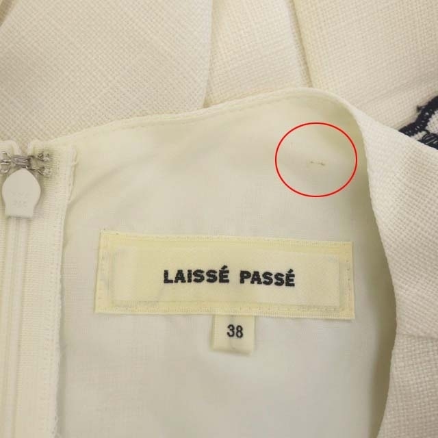 LAISSE PASSE(レッセパッセ)のレッセパッセ ワンピース ひざ丈 レイヤード調 半袖 38 白 紺 レディースのワンピース(ひざ丈ワンピース)の商品写真