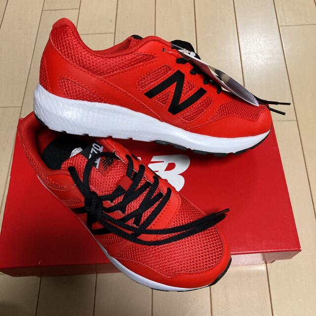 New Balance(ニューバランス)の新品 21.5㎝ ニューバランス スニーカー レッド 570 箱付き キッズ/ベビー/マタニティのキッズ靴/シューズ(15cm~)(スニーカー)の商品写真