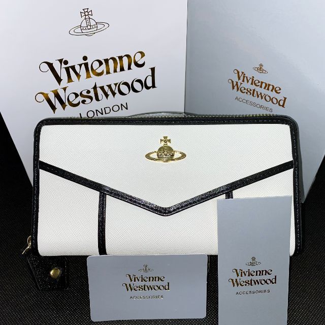 Vivienne Westwood(ヴィヴィアンウエストウッド)の【定価の半値以下】ヴィヴィアンウエスウッド ホワイト　長財布 レディースのファッション小物(財布)の商品写真