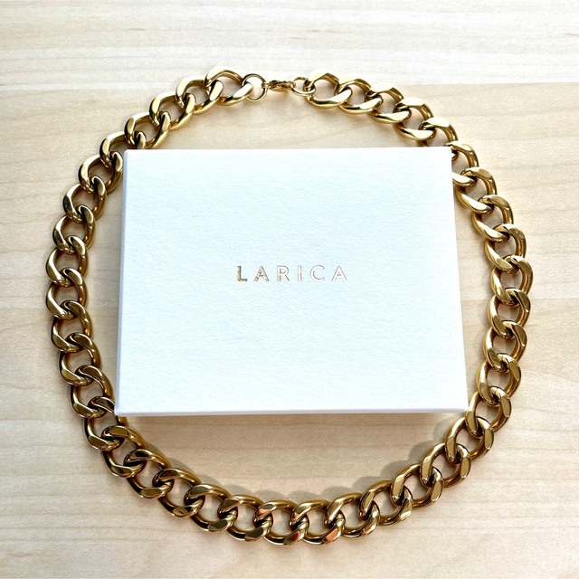 Philippe Audibert(フィリップオーディベール)のLARICA Wide Chain Necklace ゴールド レディースのアクセサリー(ネックレス)の商品写真