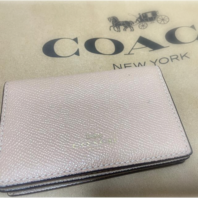 COACH(コーチ)のcoach 名刺入れ　ピンクベージュ レディースのファッション小物(名刺入れ/定期入れ)の商品写真