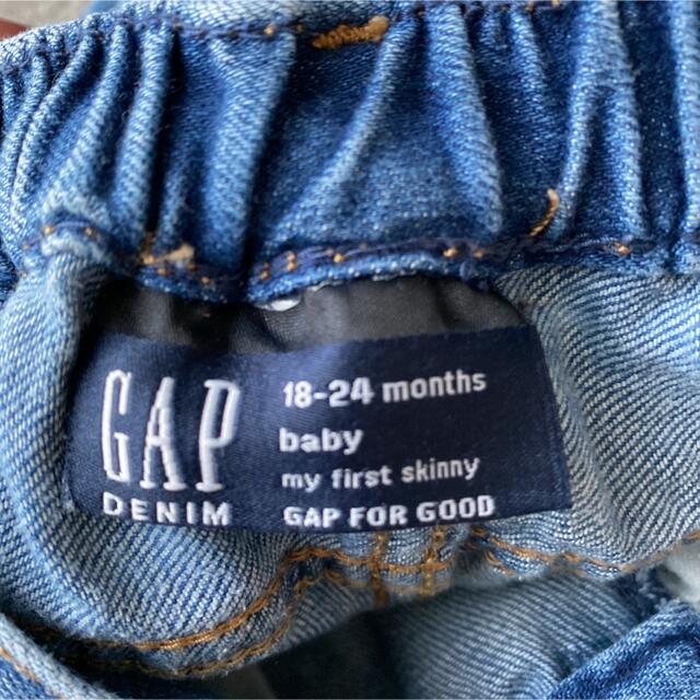 babyGAP(ベビーギャップ)のGAP デニムパンツ ジーンズ 90 キッズ/ベビー/マタニティのキッズ服男の子用(90cm~)(パンツ/スパッツ)の商品写真