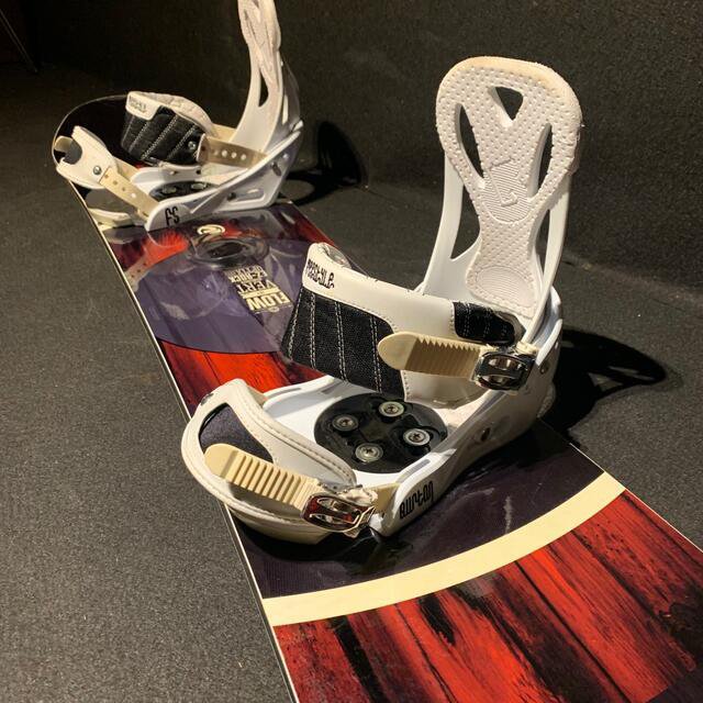 BURTON(バートン)のFLOW/BURTON 151cm. 2点セット スポーツ/アウトドアのスノーボード(ボード)の商品写真