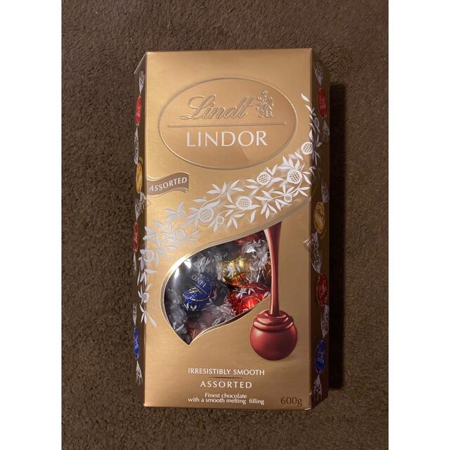 Lindt(リンツ)のリンツ チョコレート リンドール 4種類 24個 アソート　ゴールド 食品/飲料/酒の食品(菓子/デザート)の商品写真