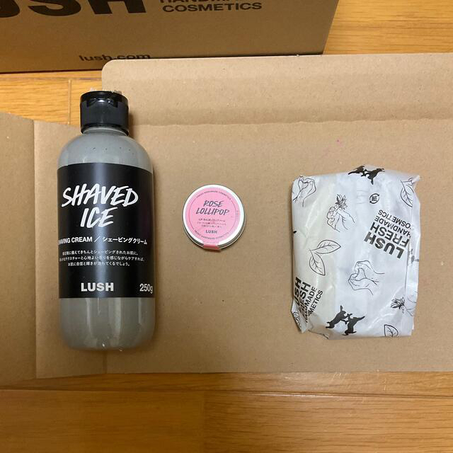 LUSH(ラッシュ)のLUSH シェービングクリーム　リップパーム　石鹸　3点セット コスメ/美容のボディケア(ボディソープ/石鹸)の商品写真