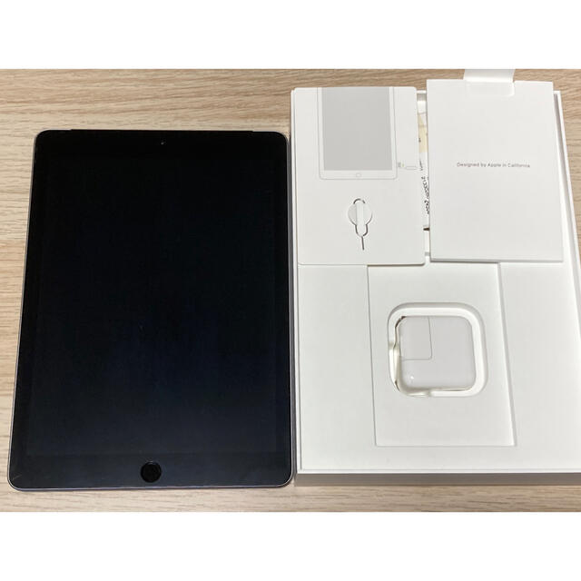 iPad(アイパッド)の【はり様専用】iPad 第6世代32GB セルラーモデル スマホ/家電/カメラのPC/タブレット(タブレット)の商品写真