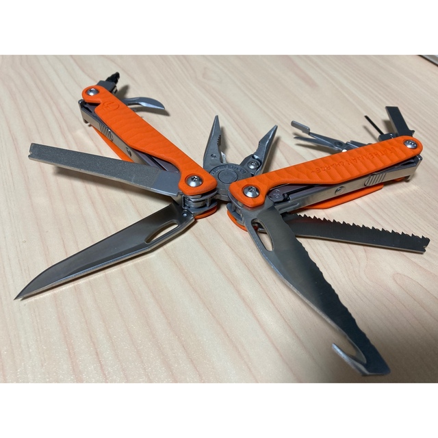 【未使用品】【LEATHERMAN】CHARGE+ G10アウトドア