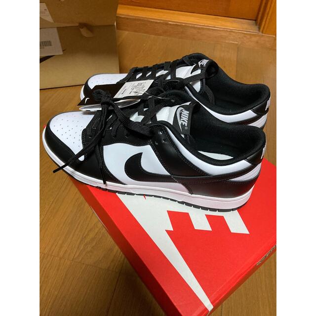 NIKE(ナイキ)のタム様専用 DUNK LOW RETRO PANDA  ダンク パンダ  ナイキ メンズの靴/シューズ(スニーカー)の商品写真