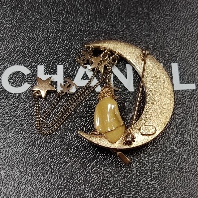 CHANEL　ブローチ　ココ・シャネル　ムーン　ラインストーン