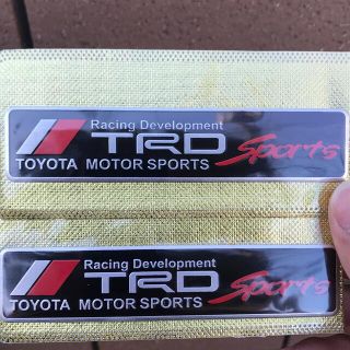 自動車 ナチュラ エンブレムステッカー 二枚セットTRD 縦26mm×横12cm