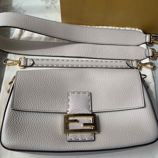 FENDI(フェンディ)のFENDI Roma Amor Leather Bag ラッピー２本セット レディースのバッグ(ショルダーバッグ)の商品写真