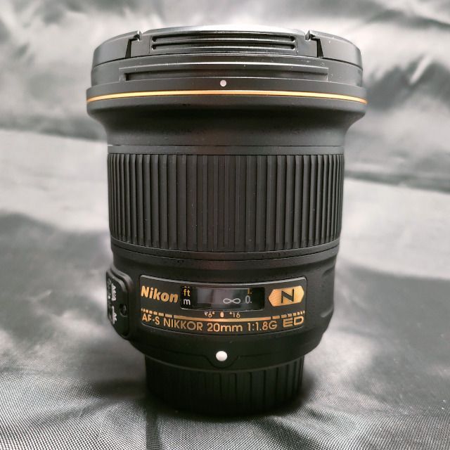 Nikon(ニコン)のAF-S NIKKOR 20mm f/1.8G ED フィルター付き スマホ/家電/カメラのカメラ(レンズ(単焦点))の商品写真