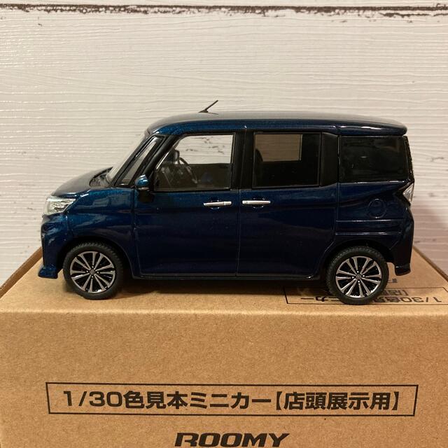 TOYOTA ROOMY 30/1 ミニカー レーザーブルークリスタルシャイン 1