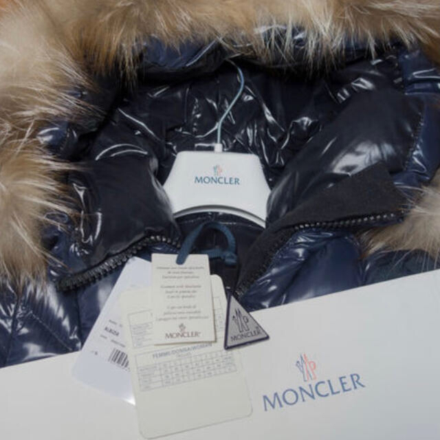 MONCLER(モンクレール)のモンクレール ダウンコートFOX アルビジア レディース  レディースのジャケット/アウター(ダウンコート)の商品写真