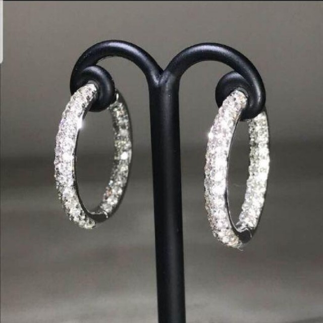 Tiffany & Co.(ティファニー)の新春特別価格♪１ct⭐ダイヤモンドパヴェフープピアス レディースのアクセサリー(ピアス)の商品写真