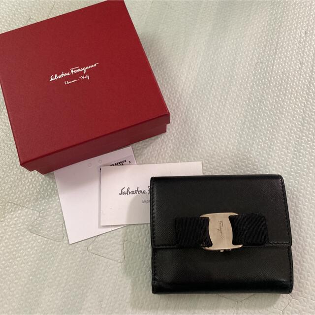 Salvatore Ferragamo(サルヴァトーレフェラガモ)のフェラガモ　二つ折り財布 レディースのファッション小物(財布)の商品写真