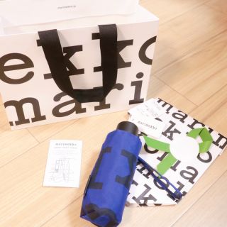 マリメッコ(marimekko)の【新品未使用】マリメッコ　折り畳み傘(傘)