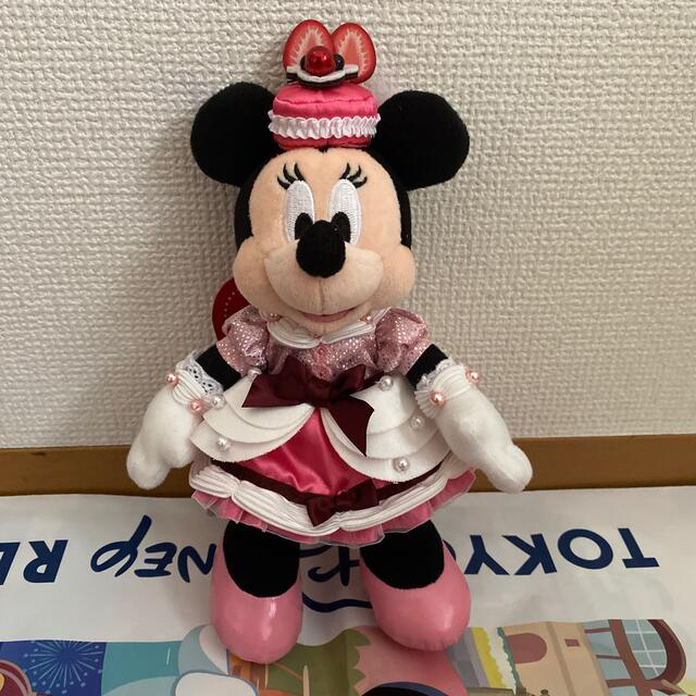 ディズニー　トータリーミニー　ぬいぐるみバッジ