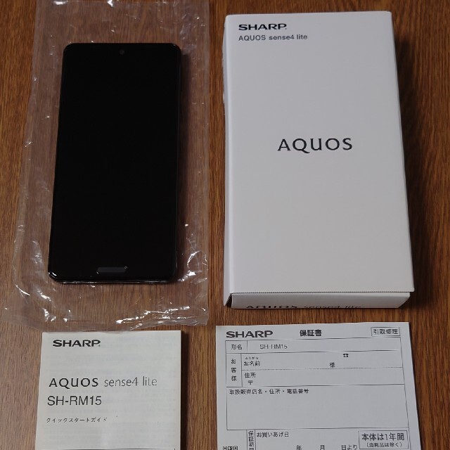 SHARP(シャープ)のSHARP シャープ AQUOS sense4 lite 64GB ブラック スマホ/家電/カメラのスマートフォン/携帯電話(スマートフォン本体)の商品写真