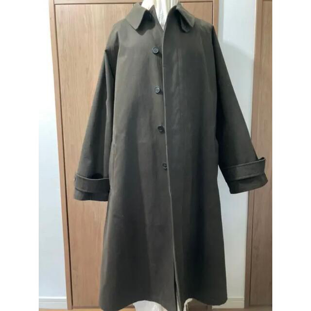 COMOLI(コモリ)のCristaseya TRENCH WITH LEATHER PATCH コート メンズのジャケット/アウター(ステンカラーコート)の商品写真