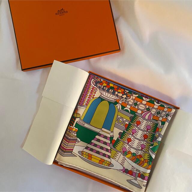 HERMES - エルメス カレ90 スカーフ ラ・パティスリー HERMES - エルメス カレ90 スカーフ ラ・パティスリー