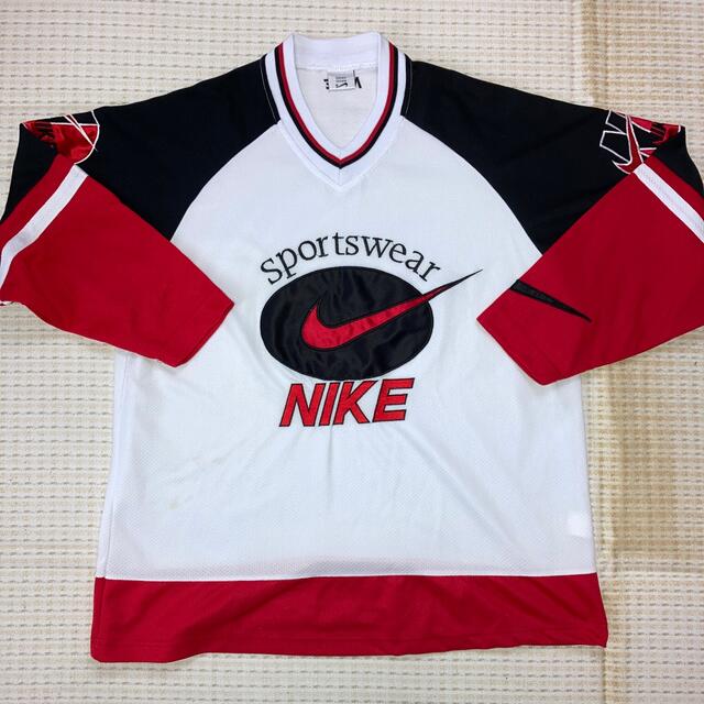 NIKE(ナイキ)のNIKE ナイキ スポーツウェア スウェット 銀タグ 古着 メンズのトップス(Tシャツ/カットソー(七分/長袖))の商品写真