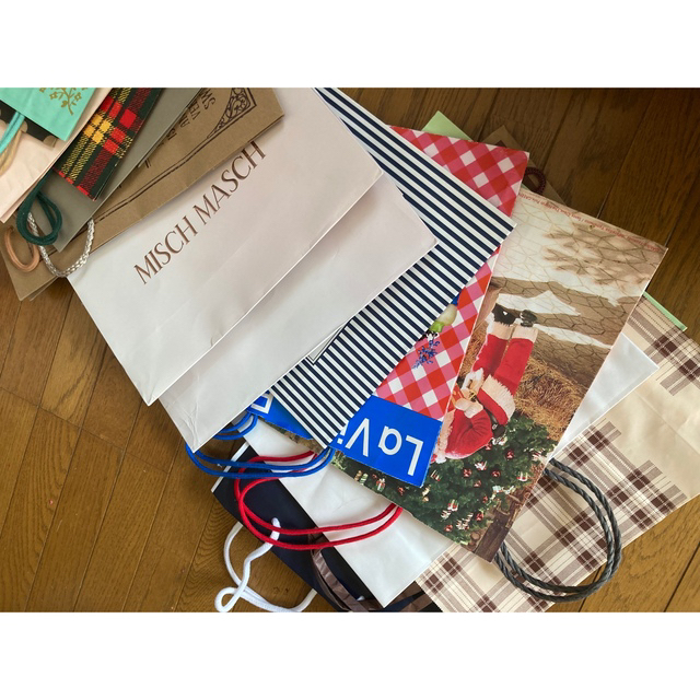 Dior(ディオール)のブランド　紙袋　まとめ売り　ショップ袋　40枚以上 レディースのバッグ(ショップ袋)の商品写真