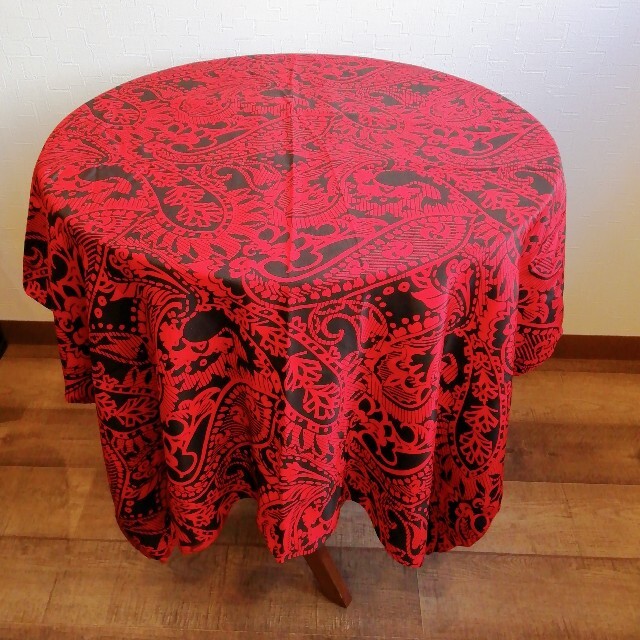 赤と黒のメリハリのある布地★たっぷりサイズ398㎝★ ハンドメイドの素材/材料(生地/糸)の商品写真