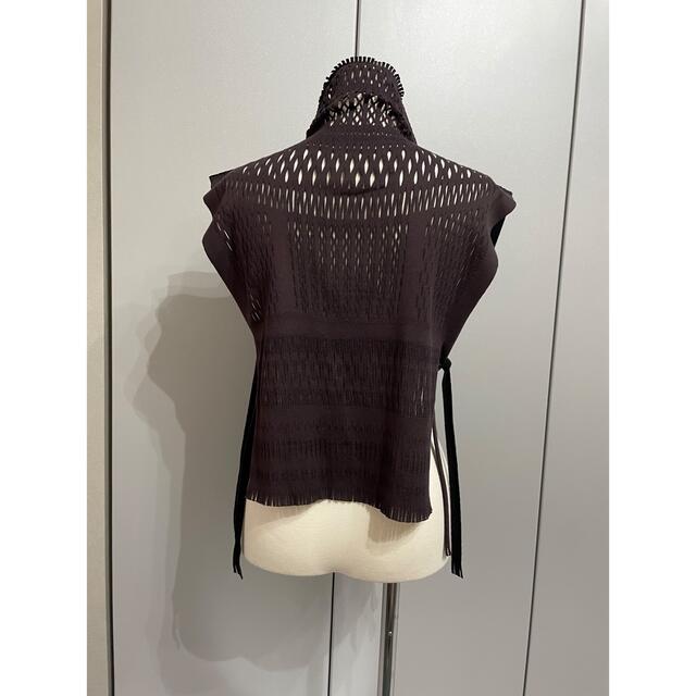 ISSEY MIYAKE(イッセイミヤケ)のイッセイミヤケ　リバーシブルトップス新品（690） レディースのトップス(Tシャツ(半袖/袖なし))の商品写真