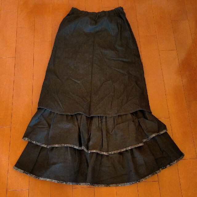 Santa Monica(サンタモニカ)の古着屋 vintage 個性派 裾ボリュームティアード 黒デニム ロングスカート レディースのスカート(ロングスカート)の商品写真