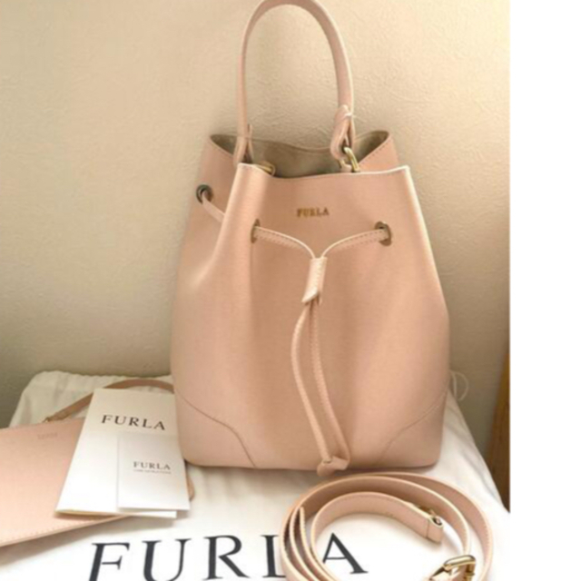 Furla(フルラ)の美品＊FURLAフルラ ステイシー ショルダーバッグ 巾着型バッグ《2way》 レディースのバッグ(ショルダーバッグ)の商品写真