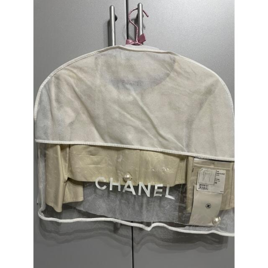 CHANEL(シャネル)のシャネル　ジャケット新品（692） レディースのジャケット/アウター(ノーカラージャケット)の商品写真