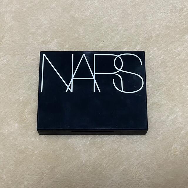 NARS(ナーズ)のNARS ライトリフレクティングセッティングパウダー プレストN コスメ/美容のベースメイク/化粧品(フェイスパウダー)の商品写真