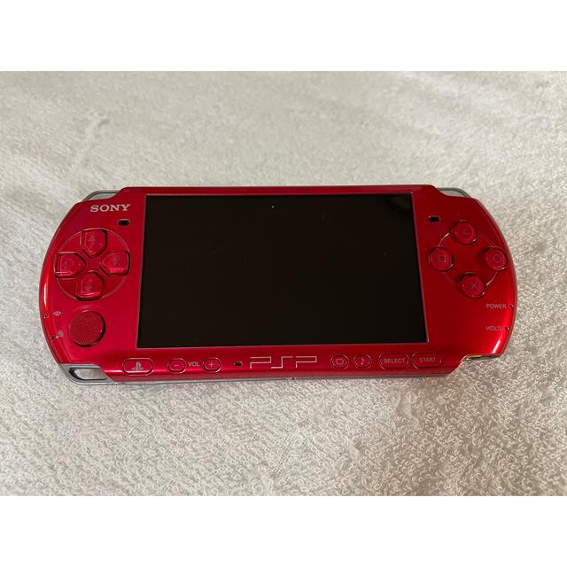 PlayStation Portable(プレイステーションポータブル)の良品　PSP-3000  ラディアントレッド エンタメ/ホビーのゲームソフト/ゲーム機本体(携帯用ゲーム機本体)の商品写真