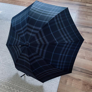 バーバリー(BURBERRY) 雨傘の通販 700点以上 | バーバリーを買うならラクマ